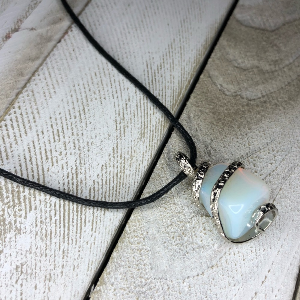 Authentic Peruvian Opalite Stone Necklace. - image 6